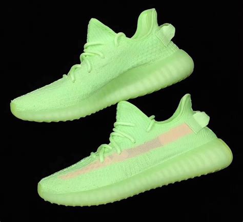 adidas glow in the dark schoenen|glow in the dark yeezys.